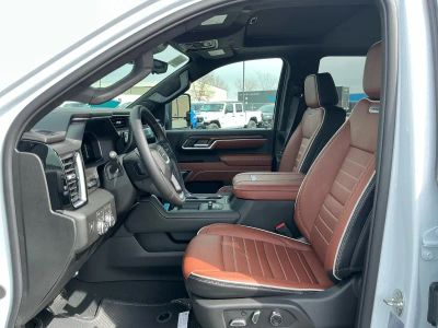 2026 GMC Sierra 3500HD - Photo 10