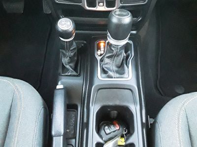 2024 Jeep Wrangler 4xe — photo 13 view