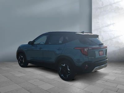 2026 Kia Seltos — rear three-quarter view