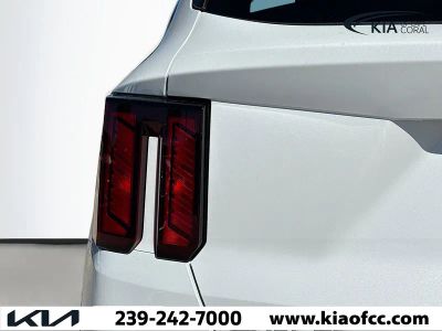 2026 Kia Sorento — photo 9 view