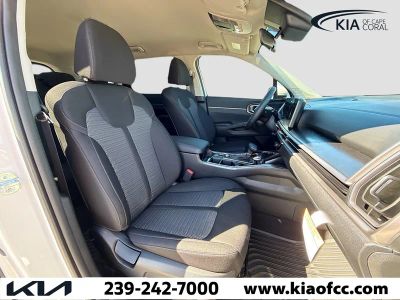 2026 Kia Sorento — photo 13 view