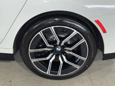 2025 BMW 7 Series — photo 38 view