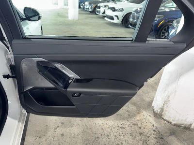 2025 BMW 7 Series — photo 11 view