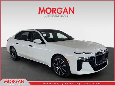 2025 BMW 7 Series 760i xDrive in White — front three-quarter view