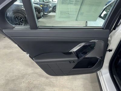2025 BMW 7 Series — photo 17 view