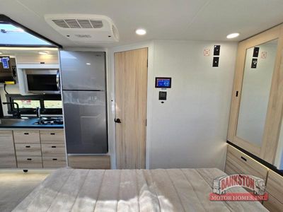 2026 Qwest 25L - Photo 36