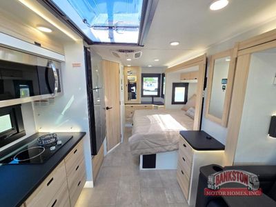 2026 Qwest 25L - Photo 27