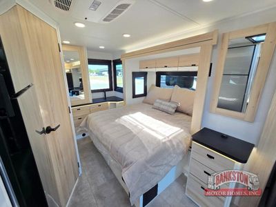 2026 Qwest 25L - Photo 34