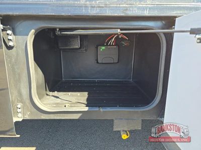 2026 Qwest 25L - Photo 6