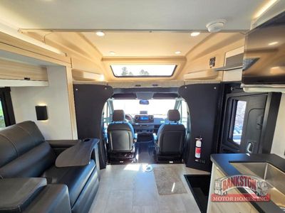 2026 Qwest 25L - Photo 14