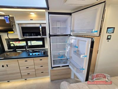 2026 Qwest 25L - Photo 24