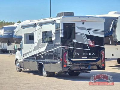 2026 Qwest 25L - Photo 9