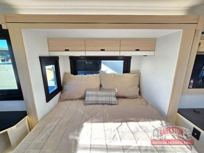 2026 Qwest 25L - Photo 35