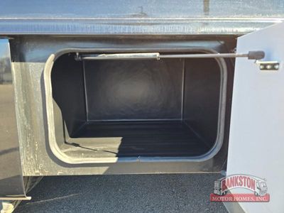 2026 Qwest 25L - Photo 7