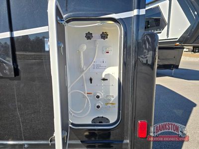 2026 Qwest 25L - Photo 10