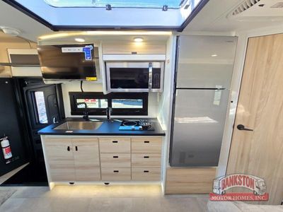 2026 Qwest 25L - Photo 19