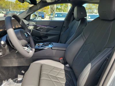 2026 BMW 5 Series — photo 14 view