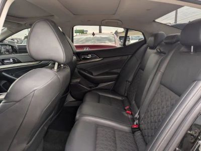 2016 Nissan Maxima — photo 11 view
