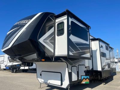2021 Grand Design Momentum — front three-quarter view