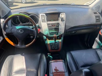 2004 Lexus RX 330 — detail view