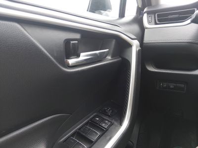 2024 Toyota RAV4 — photo 18 view