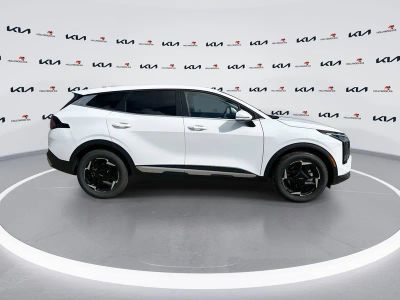 2026 Kia Sportage — photo 9 view