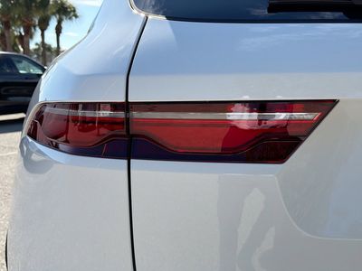 2026 Jaguar F-PACE — photo 10 view