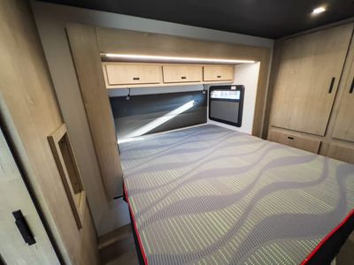 2026 Grand Design LINEAGE F SERIES - Photo 14