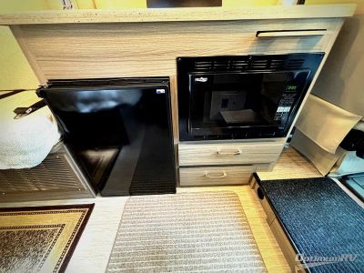 2024 Jayco Swift — photo 13 view