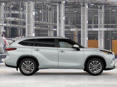 2026 Toyota Highlander Hybrid - Photo 14