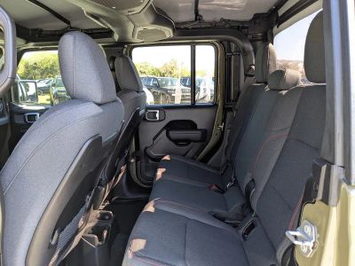 2026 Jeep Gladiator — photo 13 view