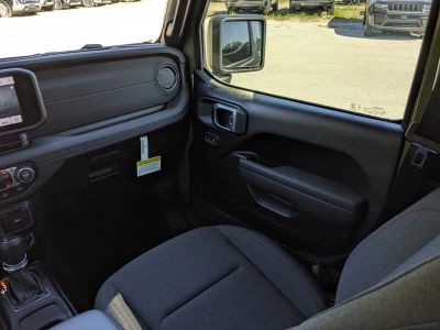 2026 Jeep Gladiator — photo 17 view