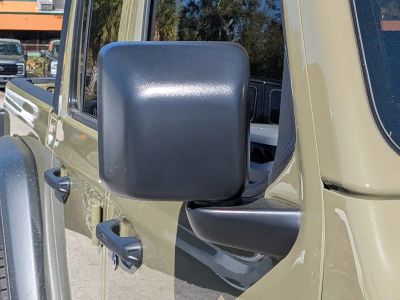 2026 Jeep Gladiator — photo 11 view