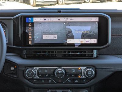 2026 Jeep Gladiator — photo 18 view