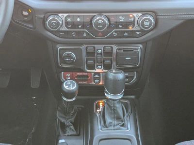 2026 Jeep Gladiator — photo 19 view