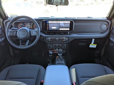 2026 Jeep Gladiator — photo 15 view