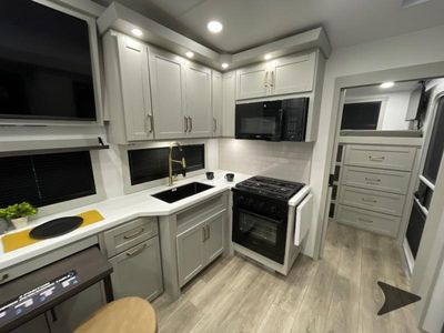 2026 Brinkley Model Z - Photo 27