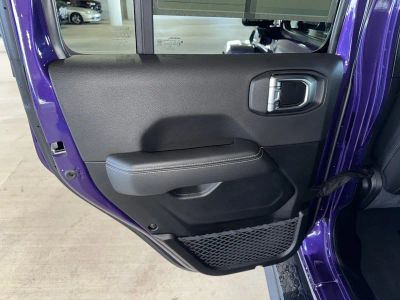 2023 Jeep Wrangler — photo 16 view