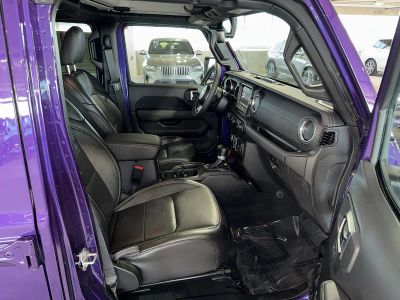 2023 Jeep Wrangler — photo 10 view