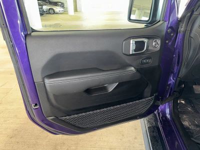 2023 Jeep Wrangler — photo 17 view