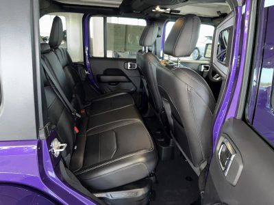 2023 Jeep Wrangler — photo 12 view