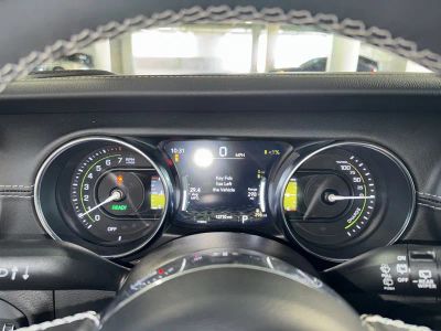 2023 Jeep Wrangler — photo 24 view