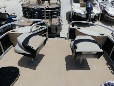 2013 Sun Tracker Fishin' Barge 22 DLX - Photo 9