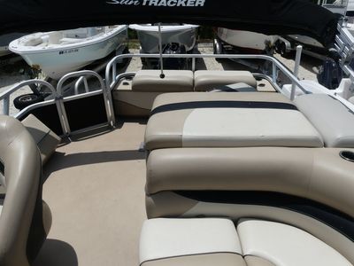 2013 Sun Tracker Fishin' Barge 22 DLX - Photo 11