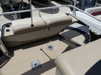 2013 Sun Tracker Fishin' Barge 22 DLX - Photo 12