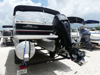 2013 Sun Tracker Fishin' Barge 22 DLX - Photo 3