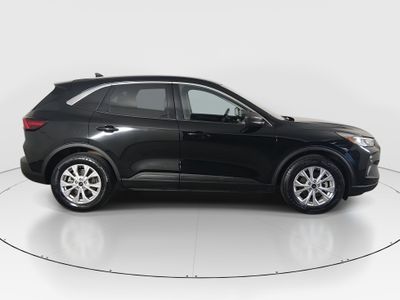 2024 Ford Escape — photo 8 view