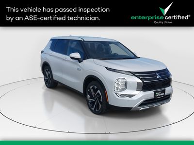 2024 Mitsubishi Outlander Plug-In Hybrid SE S-AWC — front three-quarter view