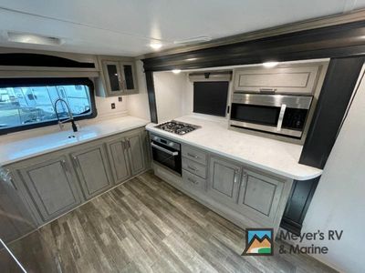 2022 Keystone RV Alpine - Photo 10