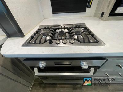 2022 Keystone RV Alpine - Photo 16